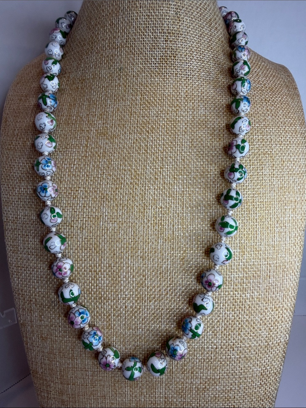 Vintage Floral Cloisonné Beaded Necklace in White, Green, Pink & Blue
